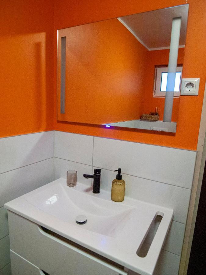 Holiday House Zarja - With Sauna And Hot Tub Bizeljsko Exterior foto